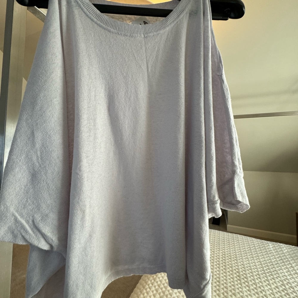 Women's Light Gray Top